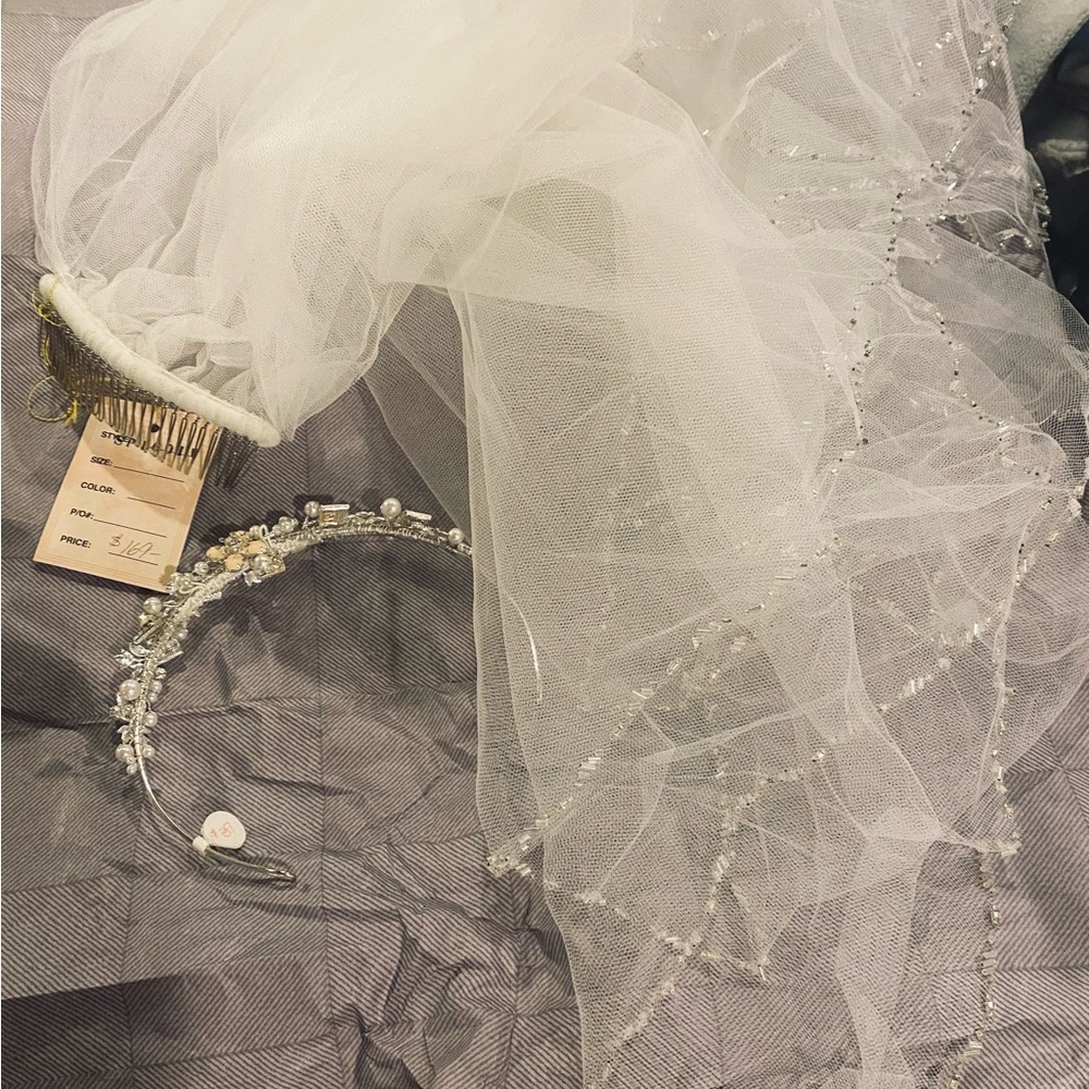 Casablanca Wedding Dress, New/Never Used - Picture 4 of 11